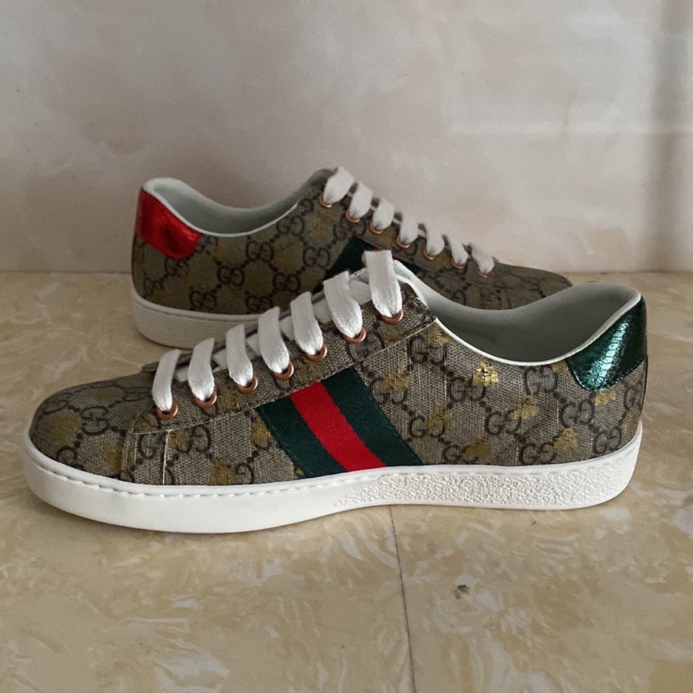 Gucci Women's Sneakers in Brown, Red, and Green